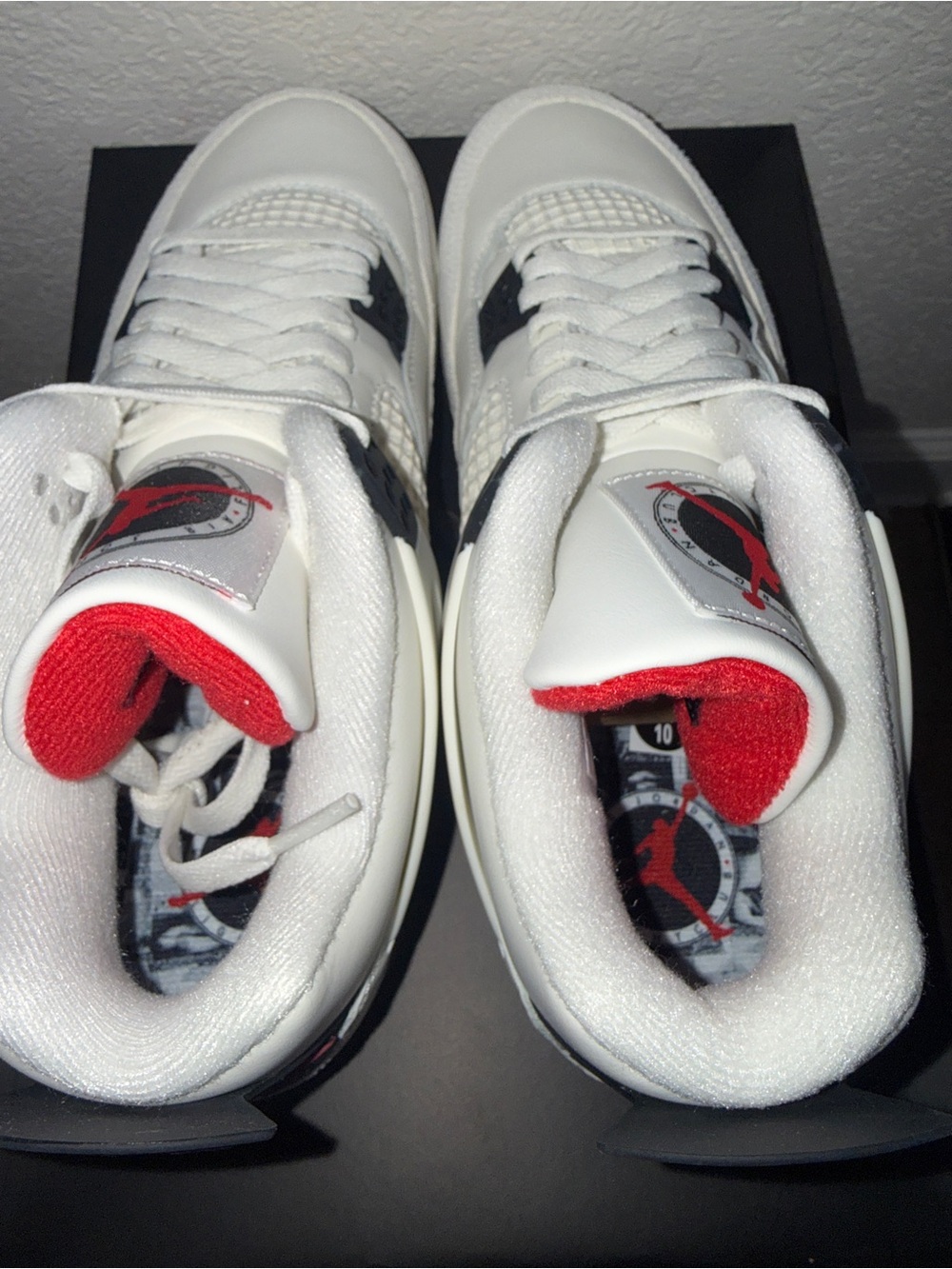 Jordan 4 White and Black Retro Flight Club - Picture 7 of 10